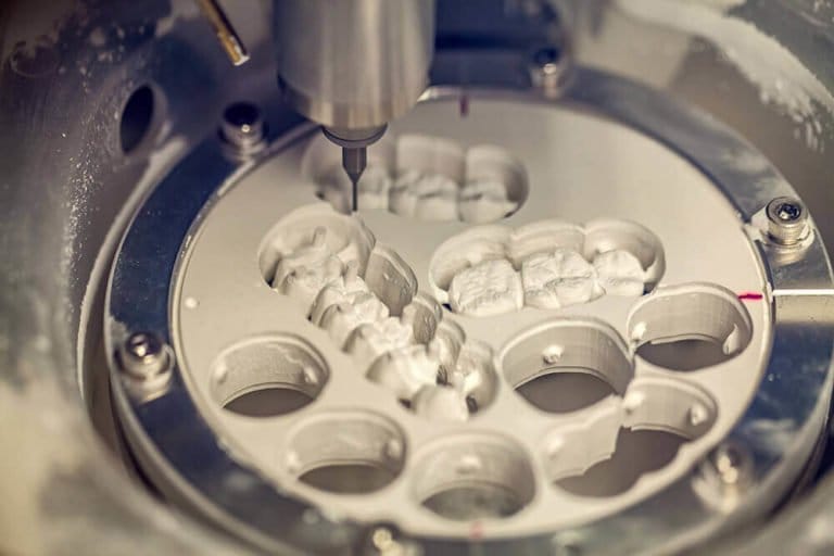 Proizvodnja bezmetalnih keramičkih krunica: CAD - CAM tehnologija