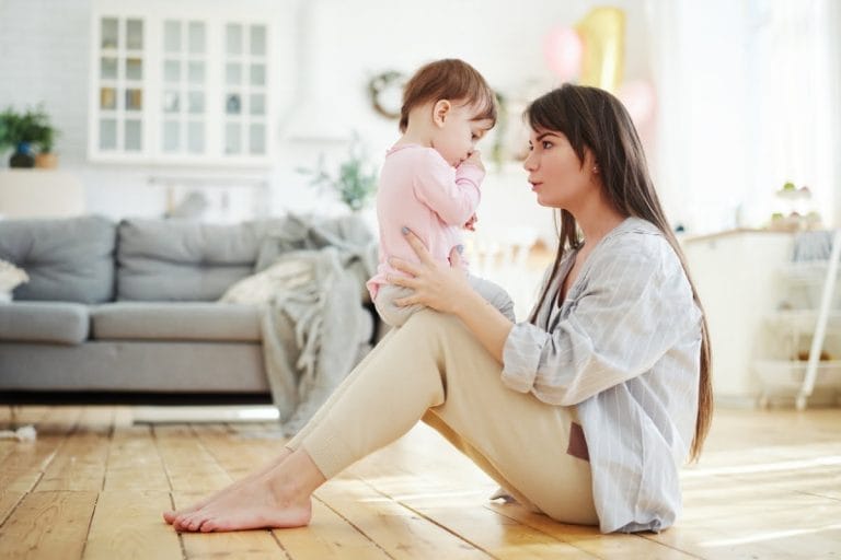 Magic Dent - Sisanje palca kod dece može narušitiraspored mlećnih, ali i stalnih zuba