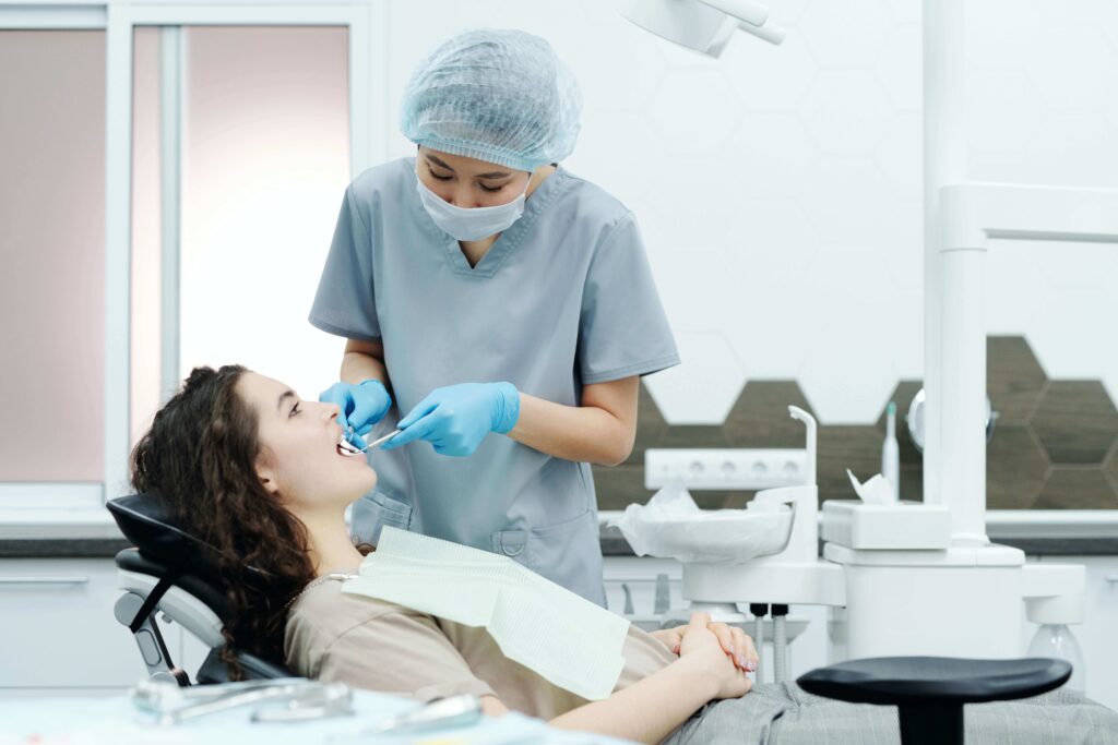 Vađenje zuba je bezbolno zbog lokalne anestezije
